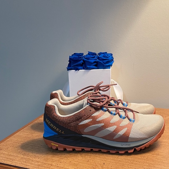 Merrell Shoes - NWOT Merrill Vibram Trail Shoes - Brown and Blue